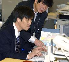 (1)Hasuike begins working at Kashiwazaki city gov't